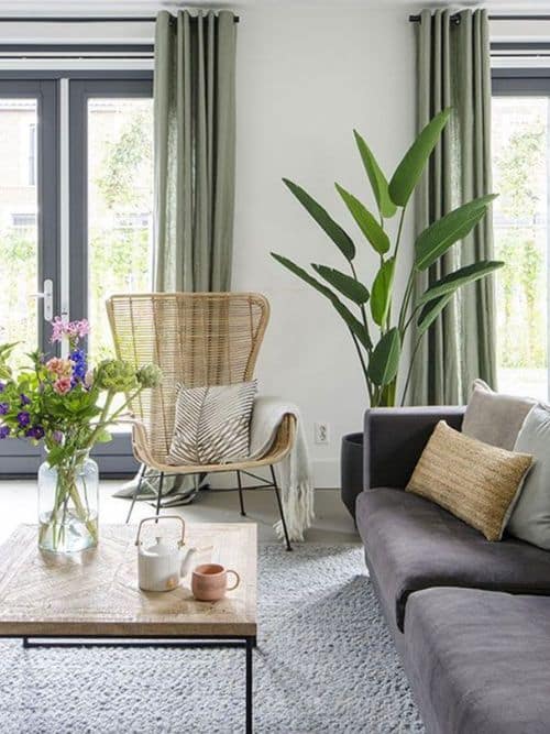 Living room with indoor plants - Biophilic Design Summer Pebble Stone AluSplash - clean home mental health